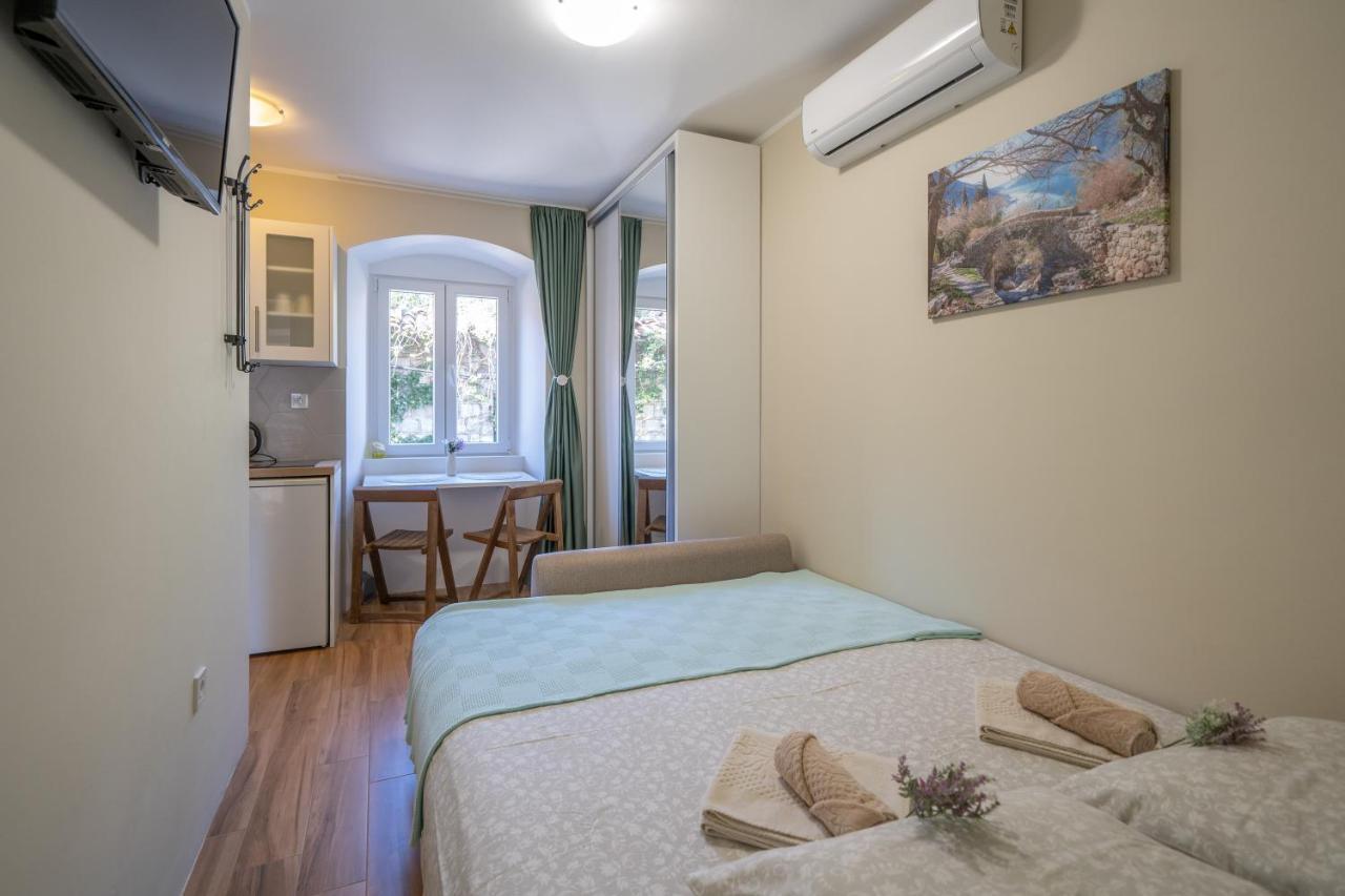 Apartmani Zukic Risan Esterno foto