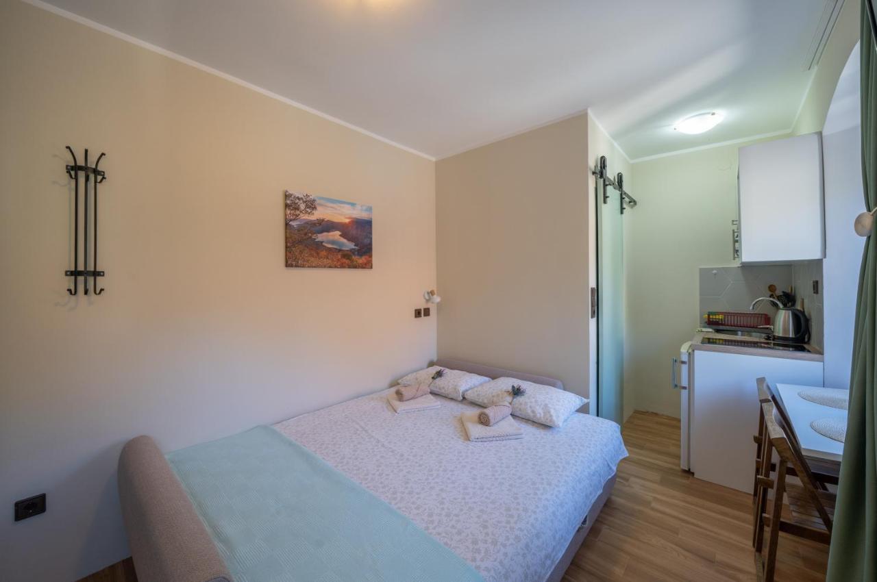 Apartmani Zukic Risan Esterno foto