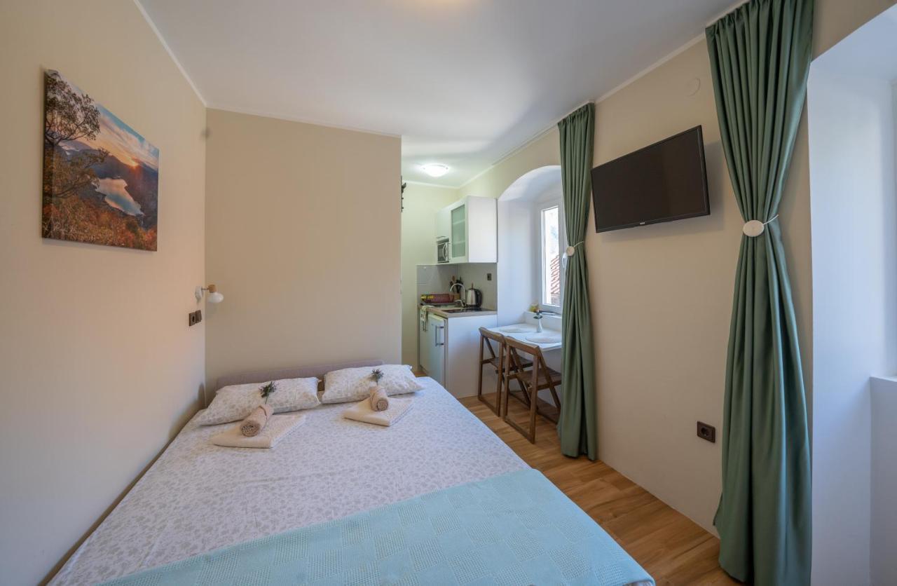 Apartmani Zukic Risan Esterno foto