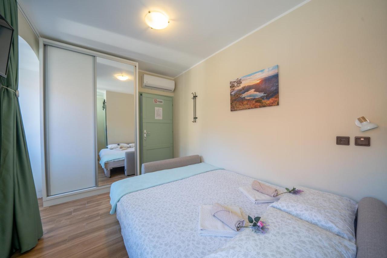 Apartmani Zukic Risan Esterno foto