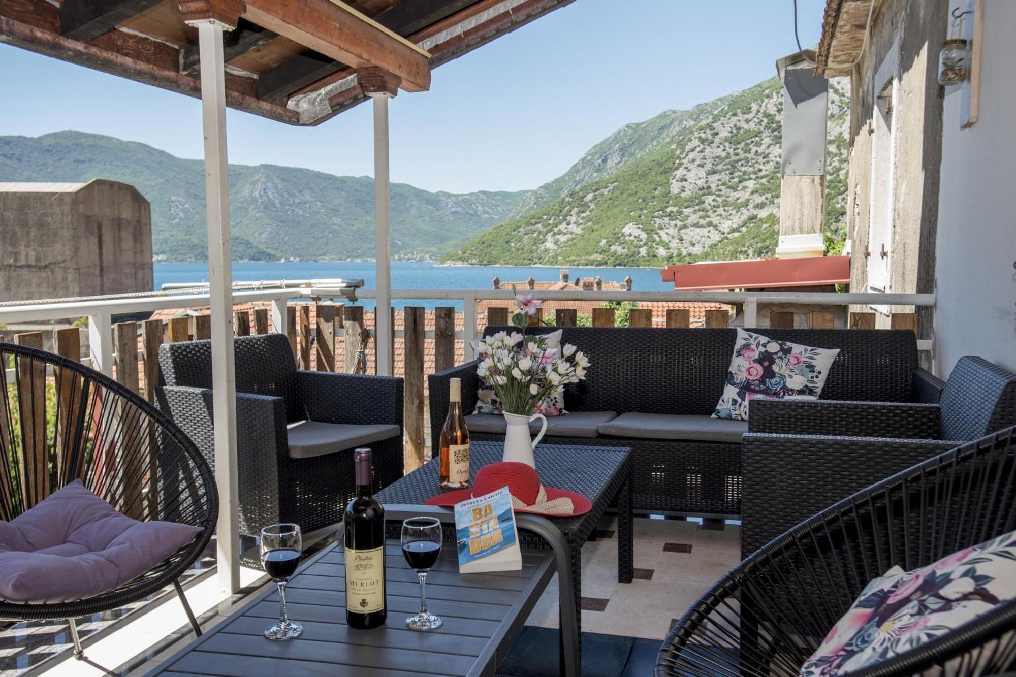 Apartmani Zukic Risan Esterno foto