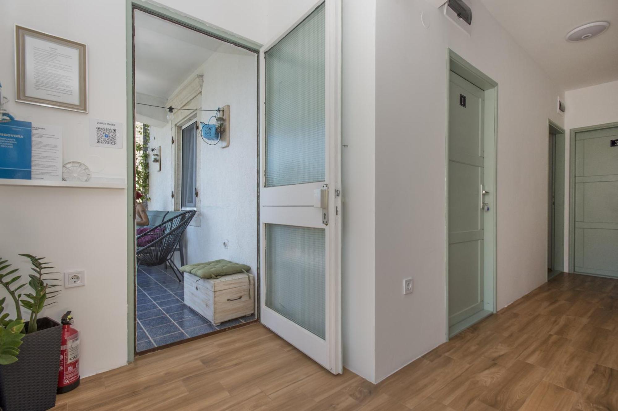Apartmani Zukic Risan Esterno foto