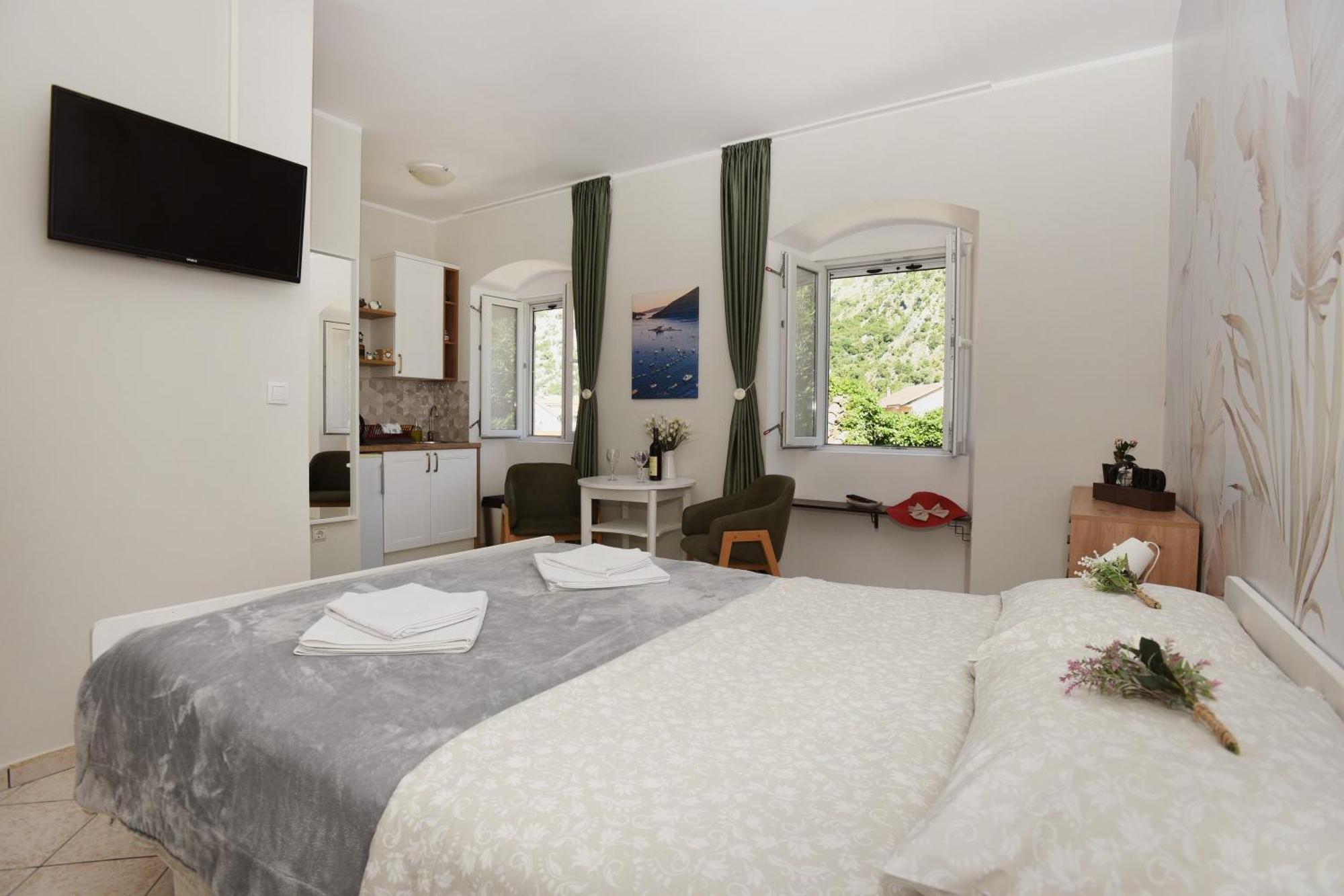Apartmani Zukic Risan Esterno foto