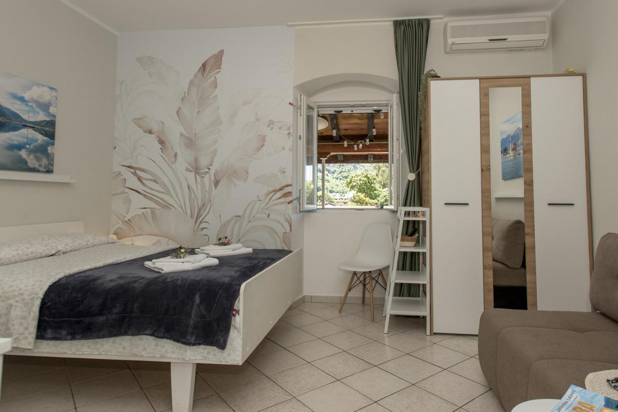 Apartmani Zukic Risan Esterno foto